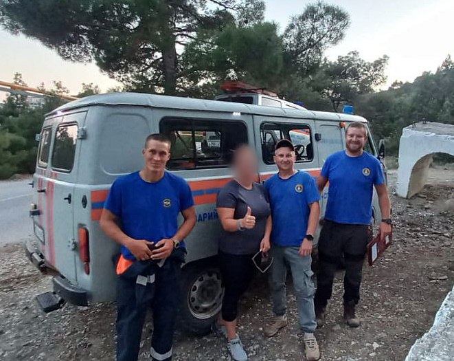 Крымские спасатели оказали помощь девушке, заблудившейся в горно-лесной местности ГО Судак Крымские спасатели оказали помощь девушке, заблудившейся в горно-лесной местности ГО Судак