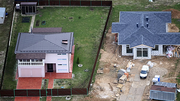 Россиянам рассказали о правовых аспектах установки забора на дачном участке