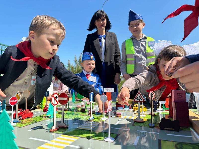 Госавтоинспекторы Севастополя приняли участие в квест-игре «Дорожные приключения»