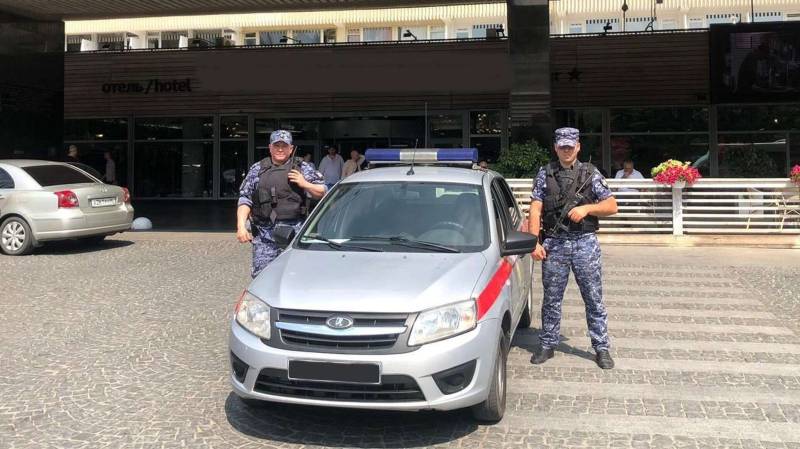 В одном из отелей Ялты задержали дебошира – он угрожал персоналу В одном из отелей Ялты задержали дебошира – он угрожал персоналу