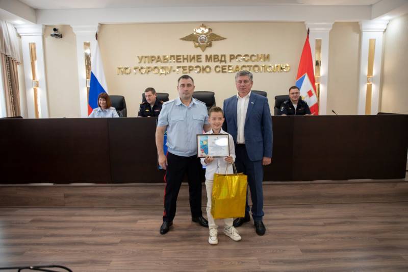В УМВД России по г. Севастополю наградили победителей регионального этапа детского творческого конкурса «Полицейский Дядя Стёпа – 2025»