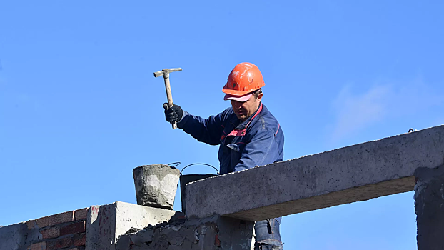 Ввод жилья в Сахалинской области упал на 100% в 2025 году, в Амурской — на 90%
