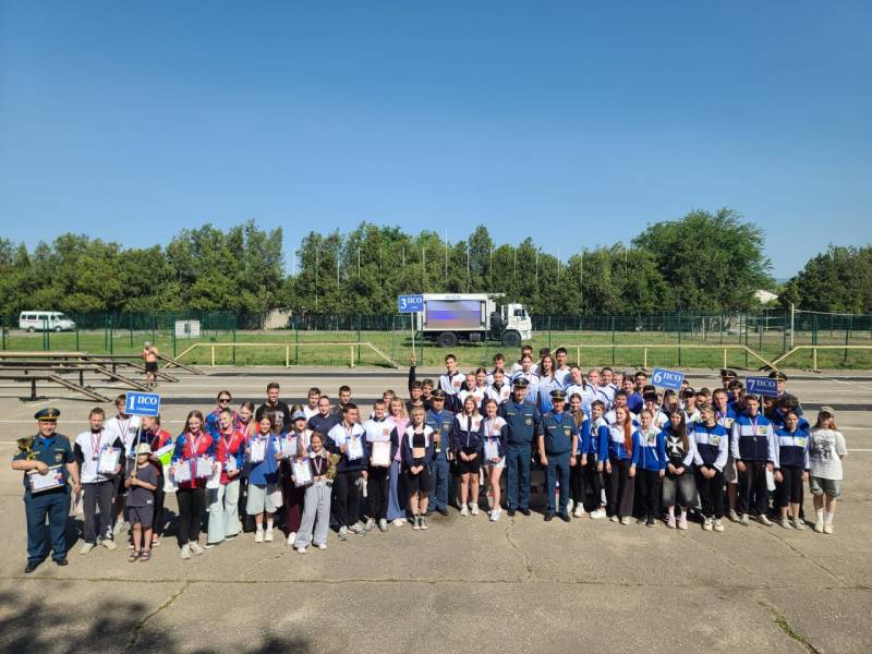 Крымские юноши и девушки продемонстрировали мастерство в пожарно-спасательном спорте Крымские юноши и девушки продемонстрировали мастерство в пожарно-спасательном спорте