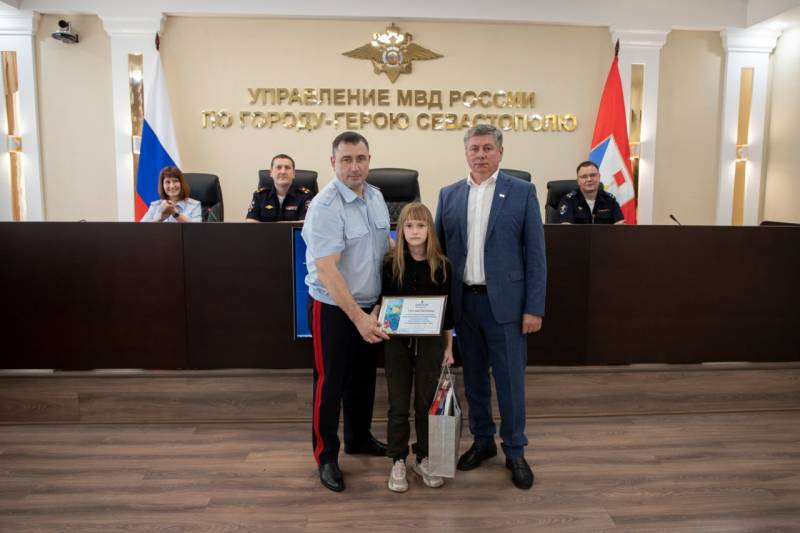 В УМВД России по г. Севастополю наградили победителей регионального этапа детского творческого конкурса «Полицейский Дядя Стёпа – 2025»