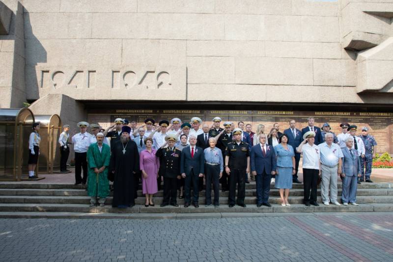 Начальник УМВД России по г. Севастополю генерал-майор полиции Сергей Сигунов принял участие в торжественном мероприятии, посвящённом Дню России