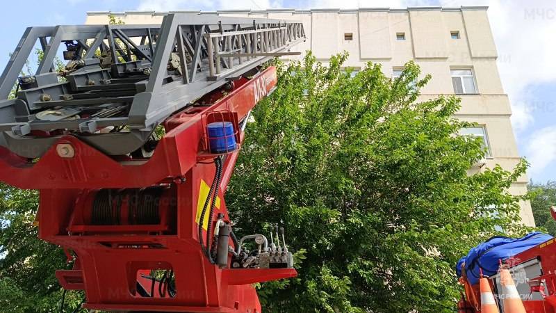 В Евпатории пожарные провели учения в родильном доме