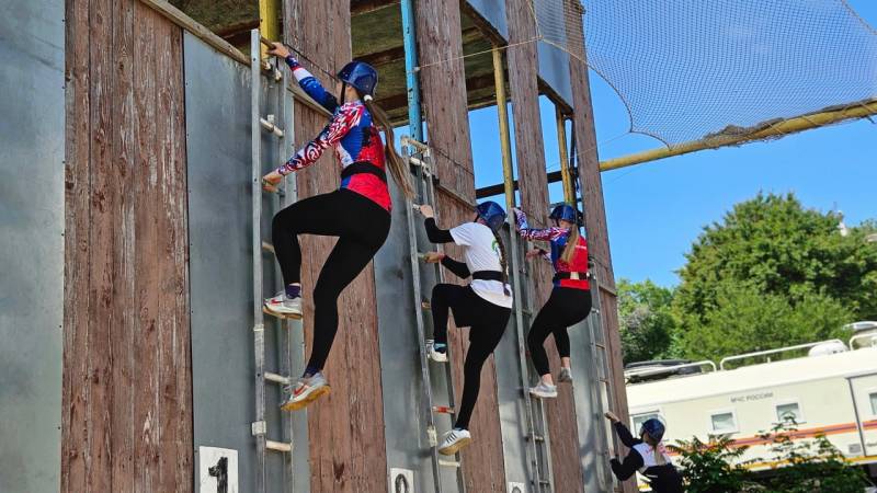 Крымские юноши и девушки продемонстрировали мастерство в пожарно-спасательном спорте Крымские юноши и девушки продемонстрировали мастерство в пожарно-спасательном спорте