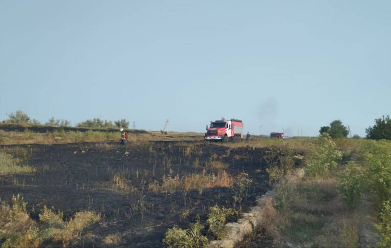 Вчера сотрудники МЧС Республики Крым 10 раз привлекались для ликвидации возгораний сухой растительности