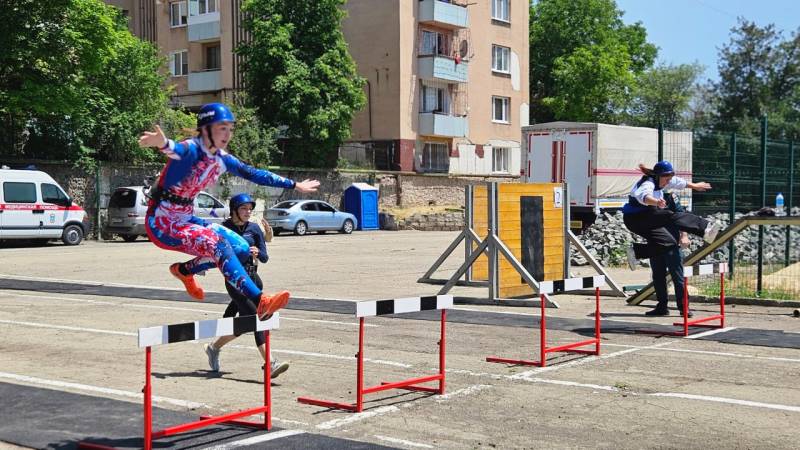 Крымские юноши и девушки продемонстрировали мастерство в пожарно-спасательном спорте Крымские юноши и девушки продемонстрировали мастерство в пожарно-спасательном спорте