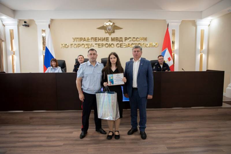 В УМВД России по г. Севастополю наградили победителей регионального этапа детского творческого конкурса «Полицейский Дядя Стёпа – 2025»