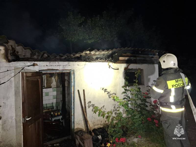 Ночной пожар в бане. Сегодня ночью в с. Владиславовка огнеборцы 20 пожарно-спасательной части ликвидировали возгорание Ночной пожар в бане. Сегодня ночью в с. Владиславовка огнеборцы 20 пожарно-спасательной части ликвидировали возгорание