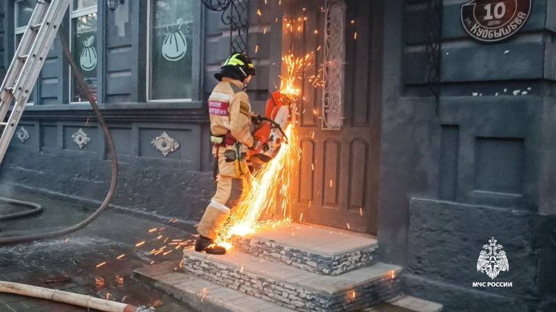 В ГО Феодосия огнеборцы ликвидировали пожар в кафе