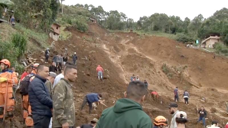 Оползень сошёл на жилые дома в Колумбии