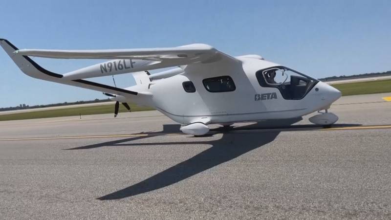 Первый американский электрический самолет приземлился в аэропорту Кеннеди в Нью-Йорке