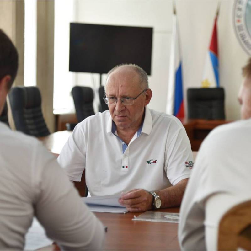 Представители всех парламентских партий подали документы на выдвижение в качестве кандидатов на сентябрьских выборах губернатора Представители всех парламентских партий подали документы на выдвижение в качестве кандидатов на сентябрьских выборах губернатора