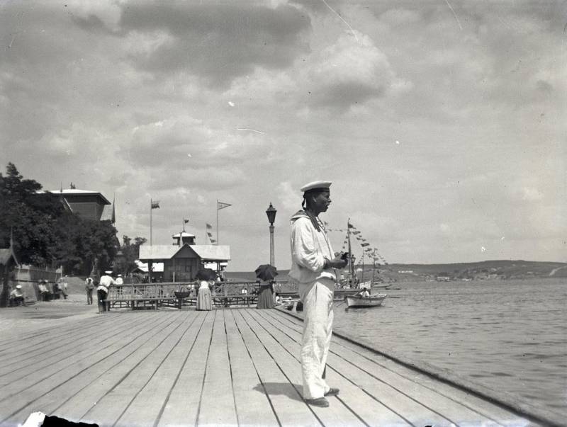 Матрос на Графской пристани в 1897 году
