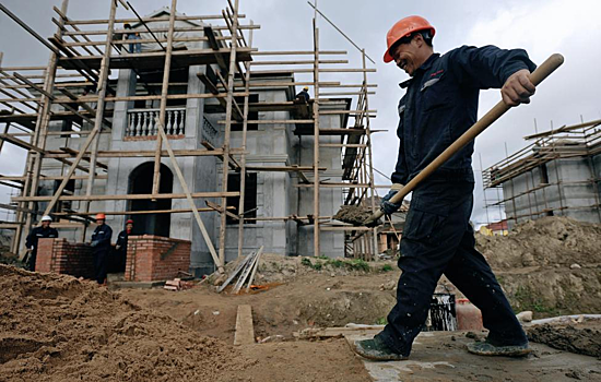 Нотариус: продавца дачи нужно проверять на банкротство и психические проблемы