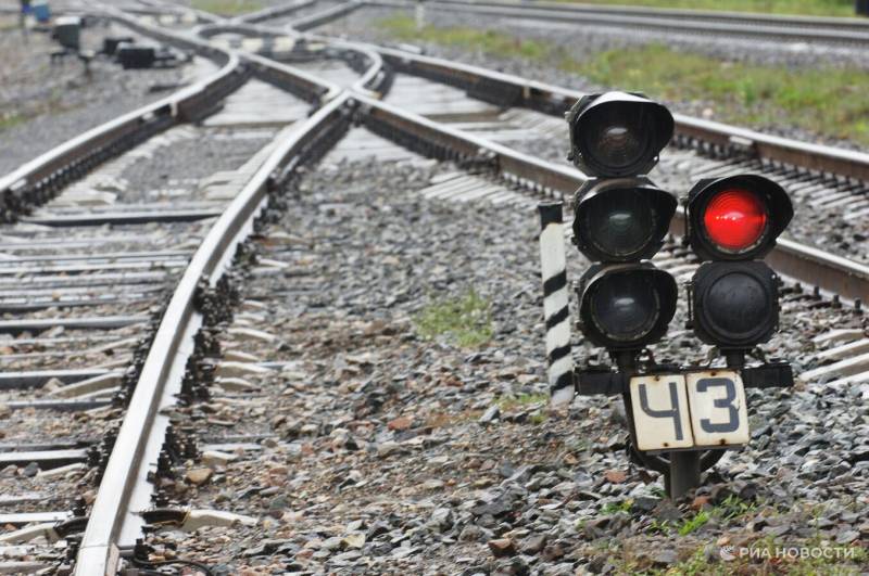 Более 20 поездов задерживаются по направлению в Крым и обратно