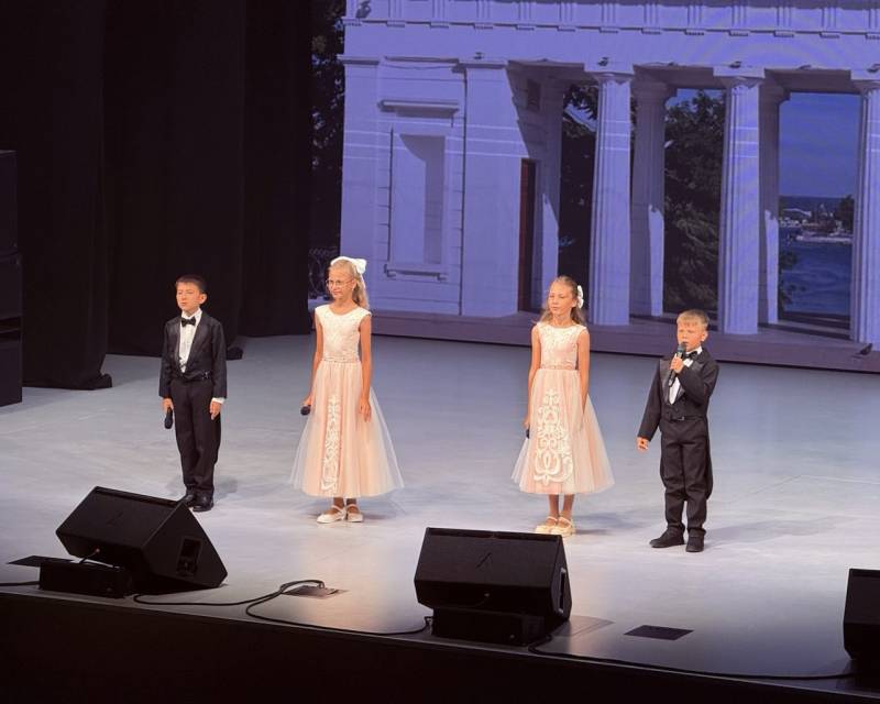 В МКЦ «Бухта Казачья» прошел концерт ко Дню Военно-Морского Флота