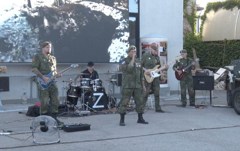 На 35-й батарее выступил ансамбль «Новороссия»