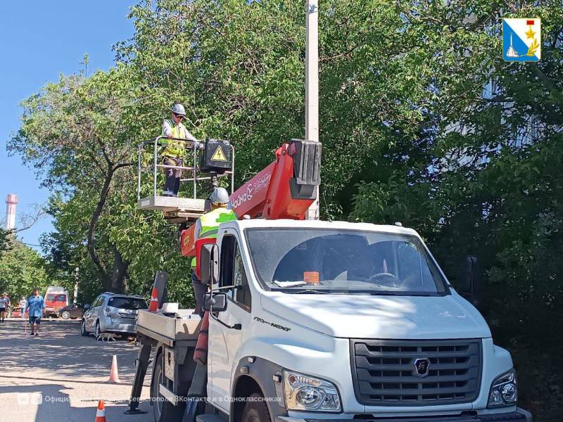 Продолжаем монтировать освещение