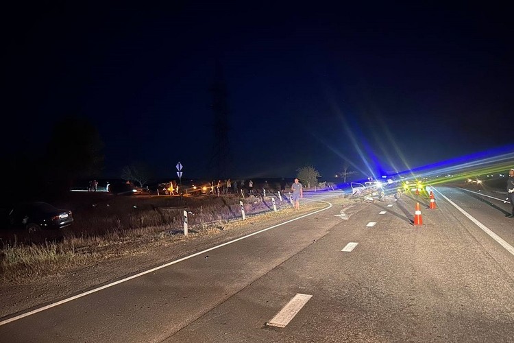 В Сакском районе столкнулись «пятерка» и Mitsubishi: погибли подросток и взрослый