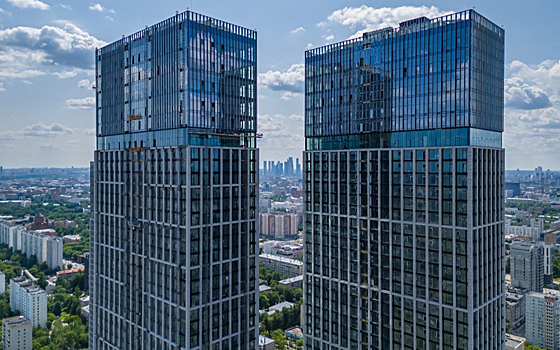 В Москве появились гранитные небоскребы