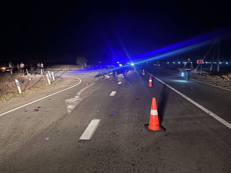 В Сакском районе столкнулись «пятерка» и Mitsubishi: погибли подросток и взрослый