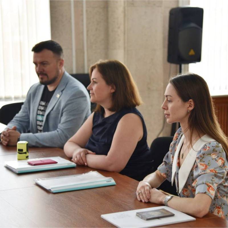 Представители всех парламентских партий подали документы на выдвижение в качестве кандидатов на сентябрьских выборах губернатора Представители всех парламентских партий подали документы на выдвижение в качестве кандидатов на сентябрьских выборах губернатора