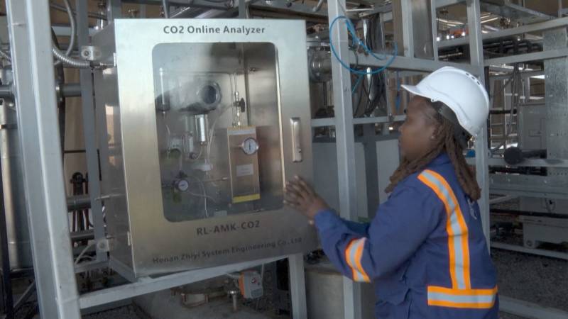 Кенийский завод улавливает СО2 из воздуха и превращает его в камни