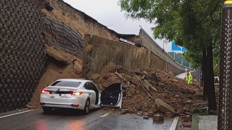 На Южную Корею обрушились сильнейшие ливни, есть погибший