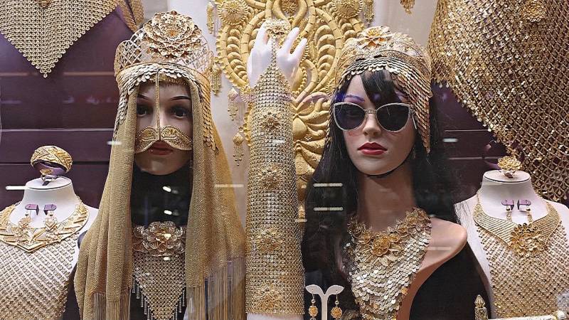 Почему спрос на золото растёт, а на золотом рынке Дубая клиентов всё меньше