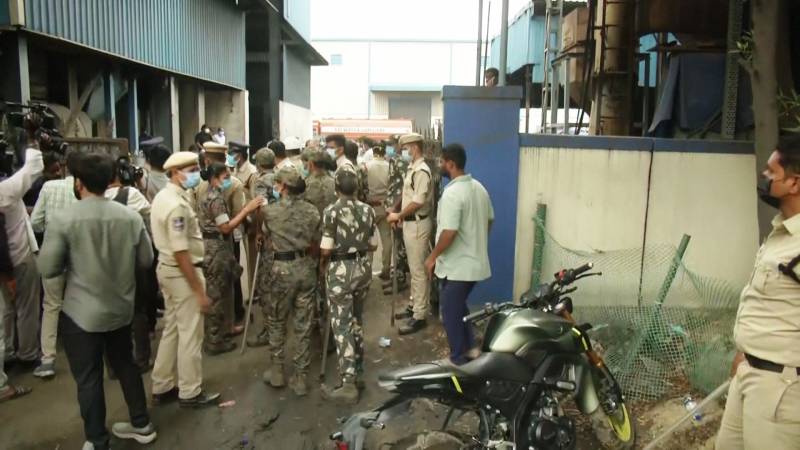 Взрыв на фабрике в Индии: 8 погибших