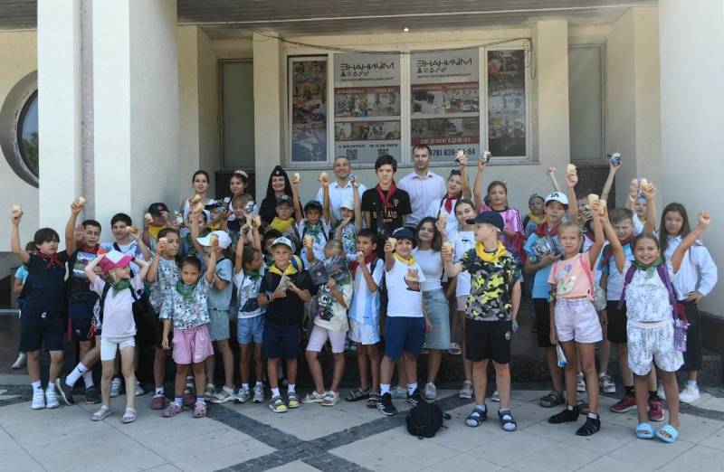 Крымские транспортные полицейские и общественники провели акцию «Каникулы с общественным советом»