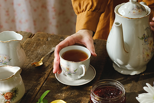 Ученые выяснили, чем несладкий чай полезнее чая с сахаром