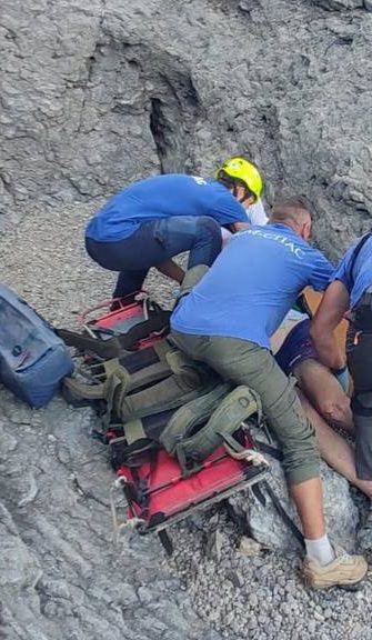 Спасатели эвакуировали мужчину, который травмировался в районе мыса Капчик ГО Судак