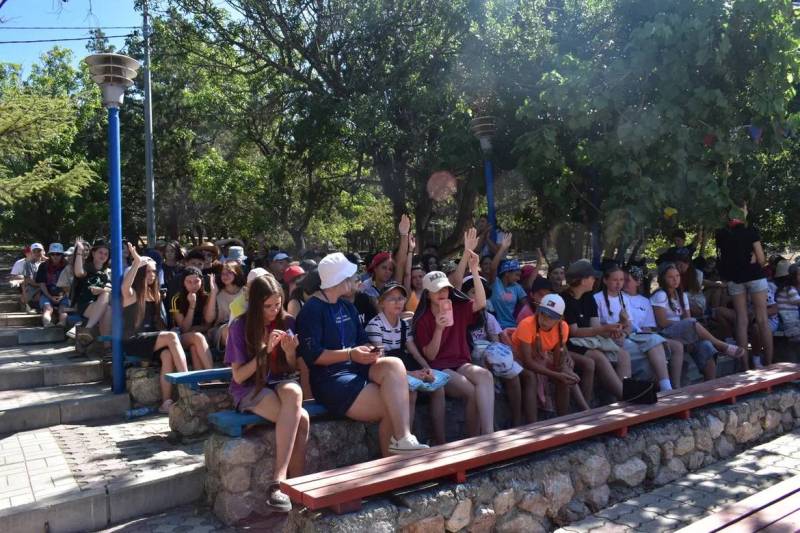 Полицейские Севастополя организовали в лагере «Ласпи» профилактическое мероприятие под девизом «Умей сказать — нет!»