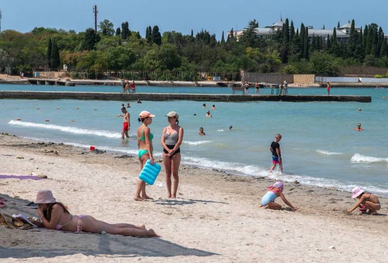 Михаил Развожаев принял решение продлить пляжный сезон до 15 октября