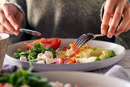 Пропуск завтрака и поздний ужин могут привести к опасной болезни