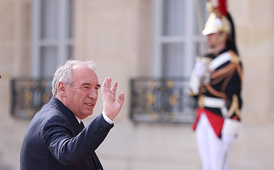 Премьер Франции назвал размер госдолга страны