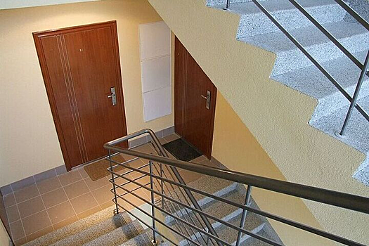 Эксперт в сфере ЖКХ рассказал, как часто должны делать ремонт в подъездах