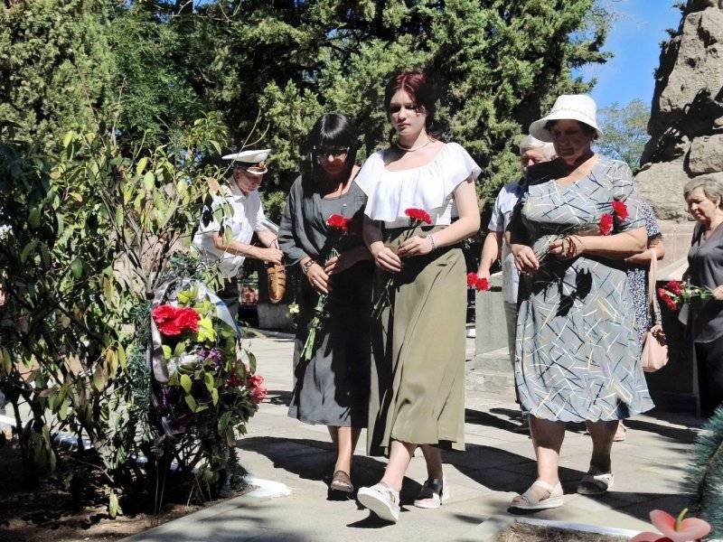Память погибших моряков подлодки «Курск» почтили в Севастополе