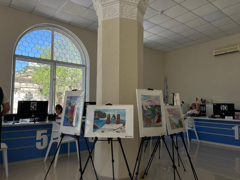 В новом центре обслуживания абонентов на улице Ленина, 13 ГУП «Севастопольгаз» открылась выставка «Любимому городу посвящается» В новом центре обслуживания абонентов на улице Ленина, 13 ГУП «Севастопольгаз» открылась выставка «Любимому городу посвящается»