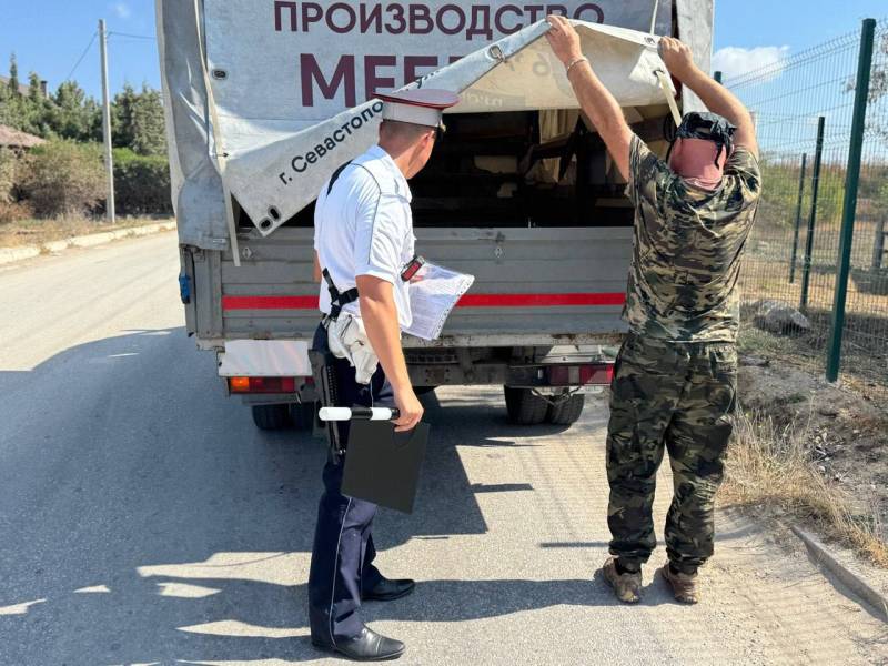 Севастопольские госавтоинспекторы провели профилактический рейд «Грузовик»