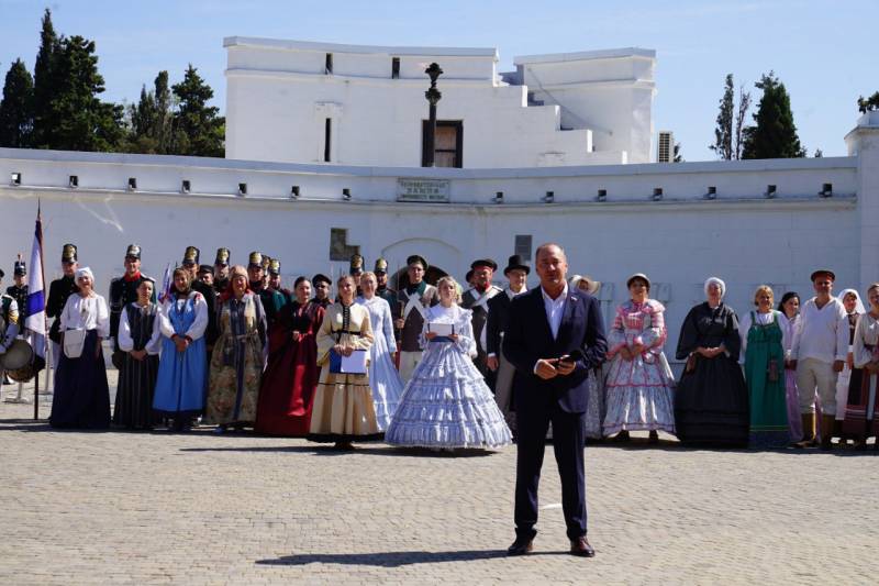 Торжественное открытие военно-исторического фестиваля «Русская Троя» состоялось на Малаховом кургане