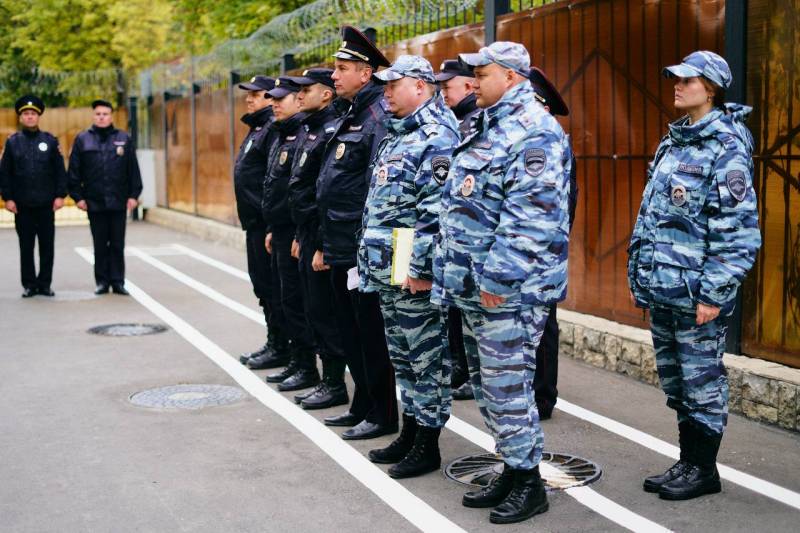 Сводный отряд транспортной полиции ЦФО усилит безопасность на Крымском мосту Сводный отряд транспортной полиции ЦФО усилит безопасность на Крымском мосту