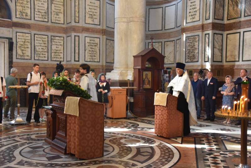 В Севастополе почтили память воинов, павших в Крымской войне 1853-1856 годов В Севастополе почтили память воинов, павших в Крымской войне 1853-1856 годов