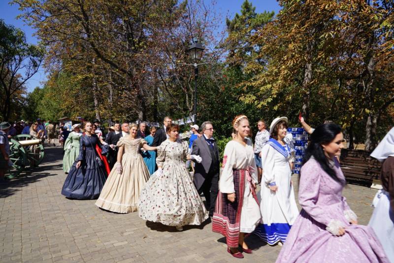 Торжественное открытие военно-исторического фестиваля «Русская Троя» состоялось на Малаховом кургане