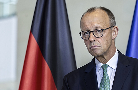 Мерц захотел «экономически истощить» Россию