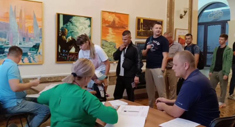 В Севастополе стартовал второй день основного голосования на выборах губернатора и депутатов советов Гагаринского и Ленинского муниципальных округов